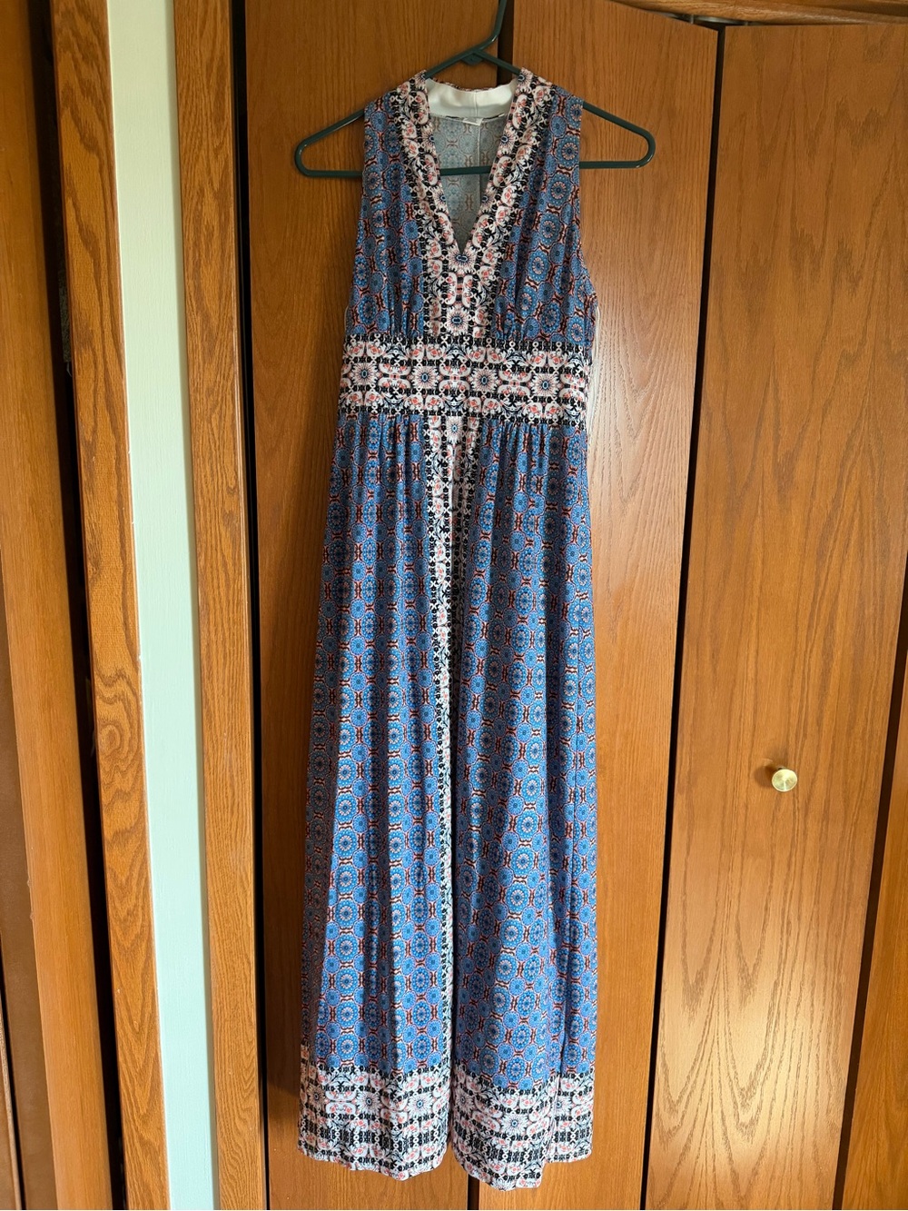 Sleeveless Blue Patterned Maxi Dress with Embroidered Waist